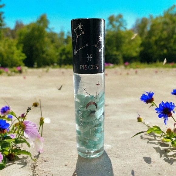 Blossom Pisces Zodiac Lip Gloss – Vanilla Scented w/ Crystals - Picture 3 of 3